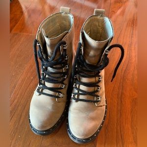 Sorel Lennox waterproof boots size 6